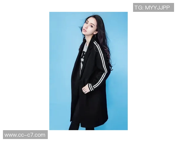 安吉尔里斯分享多伦多48小时美照展现青春活力与时尚魅力