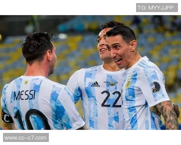 韦斯利凭借制胜进球荣膺罗马对科莫比赛最佳球员称号