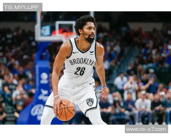 罗伊斯奥尼尔赞扬奥特沟通能力强调团队凝聚力的重要性